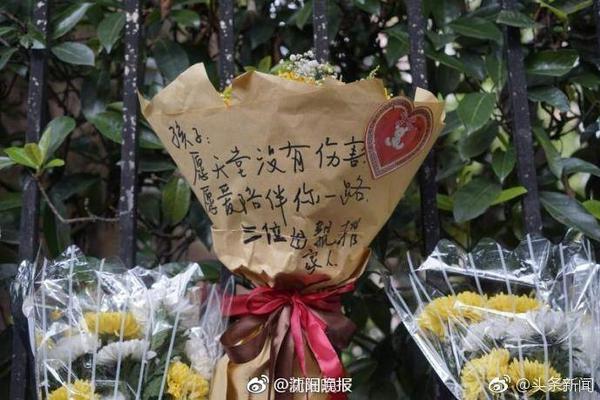巴黎在杯赛淘汰赛只有一次曾击败拜仁晋级，为20/21赛季欧冠